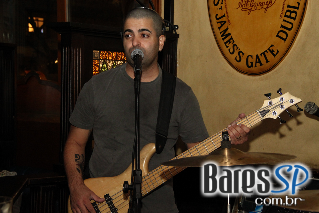 Banda Tilt se apresentou no All Black na noite de quinta-feira ao som de muito pop rock Banda Tilt se apresentou no All Black na noite de quinta-feira ao som de muito pop rock