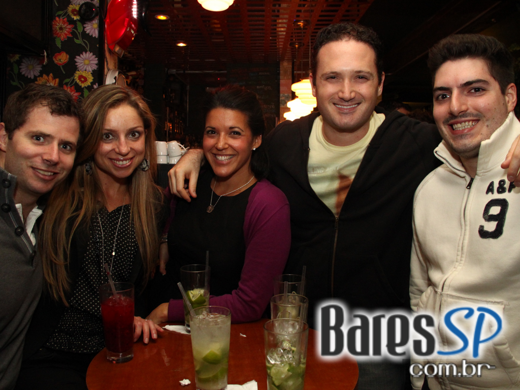 Vaca Véia teve happy hour animado com petiscos e cervejas na sexta-feira Vaca Véia teve happy hour animado com petiscos e cervejas na sexta-feira