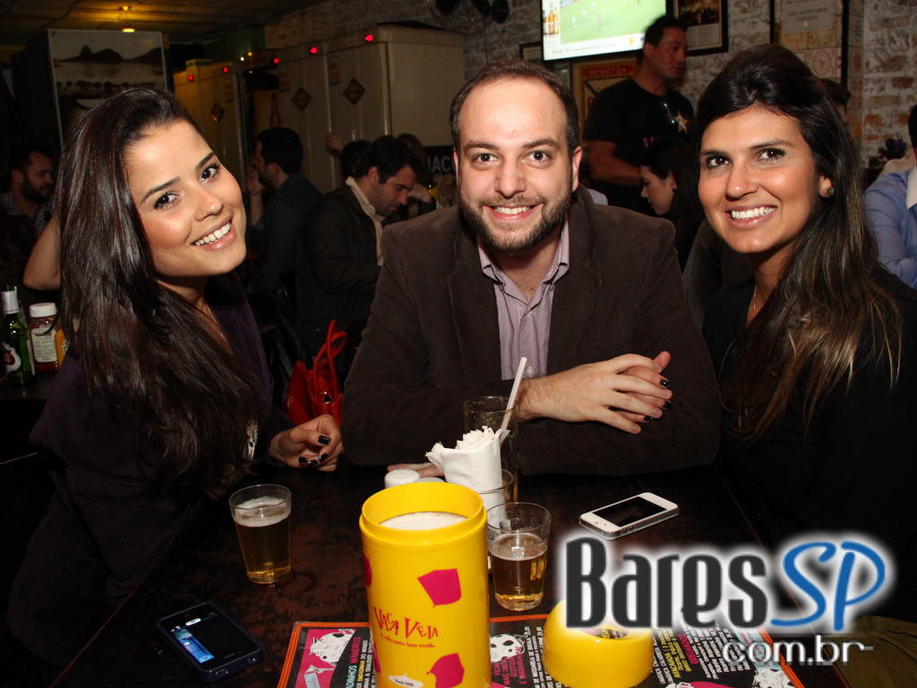 Vaca Véia teve happy hour animado com petiscos e cervejas na sexta-feira Vaca Véia teve happy hour animado com petiscos e cervejas na sexta-feira