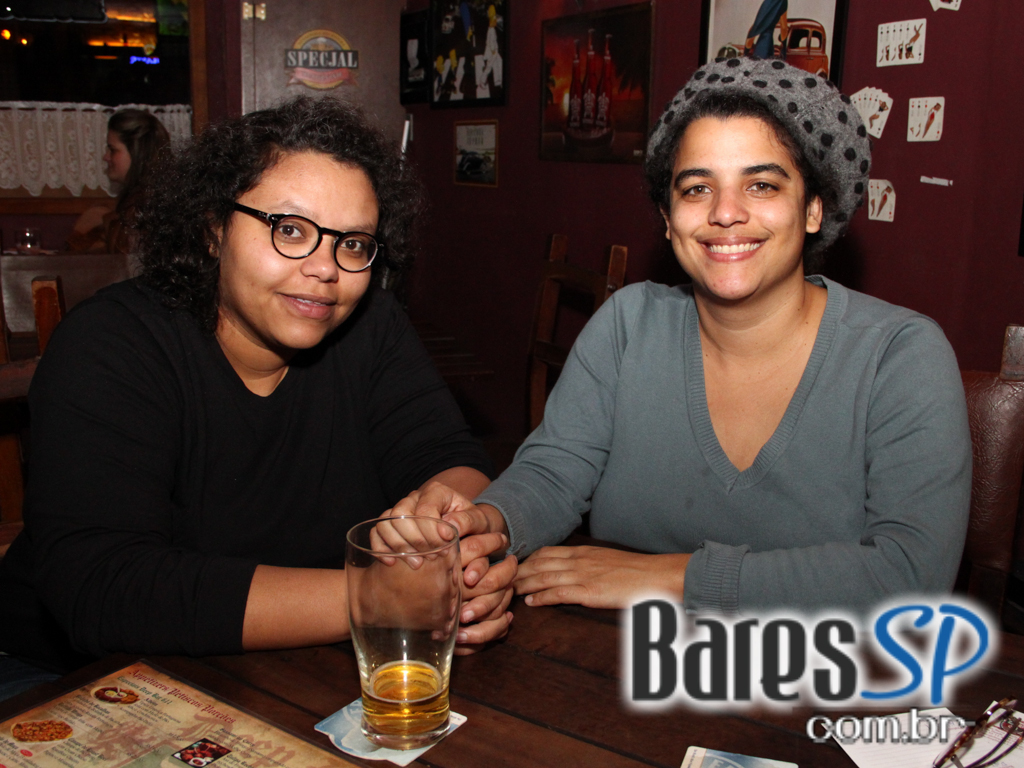 Deep Bar 611 ofereceu happy hour com cerveja gelada e petiscos na quinta-feira Deep Bar 611 ofereceu happy hour com cerveja gelada e petiscos na quinta-feira