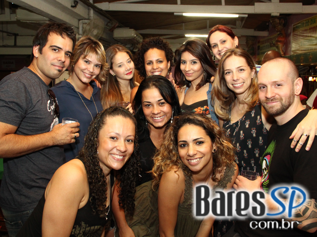 Bar Mangueira recebeu grupos Redenção e Samba Puro que animou o sábado Bar Mangueira recebeu grupos Redenção e Samba Puro que animou o sábado