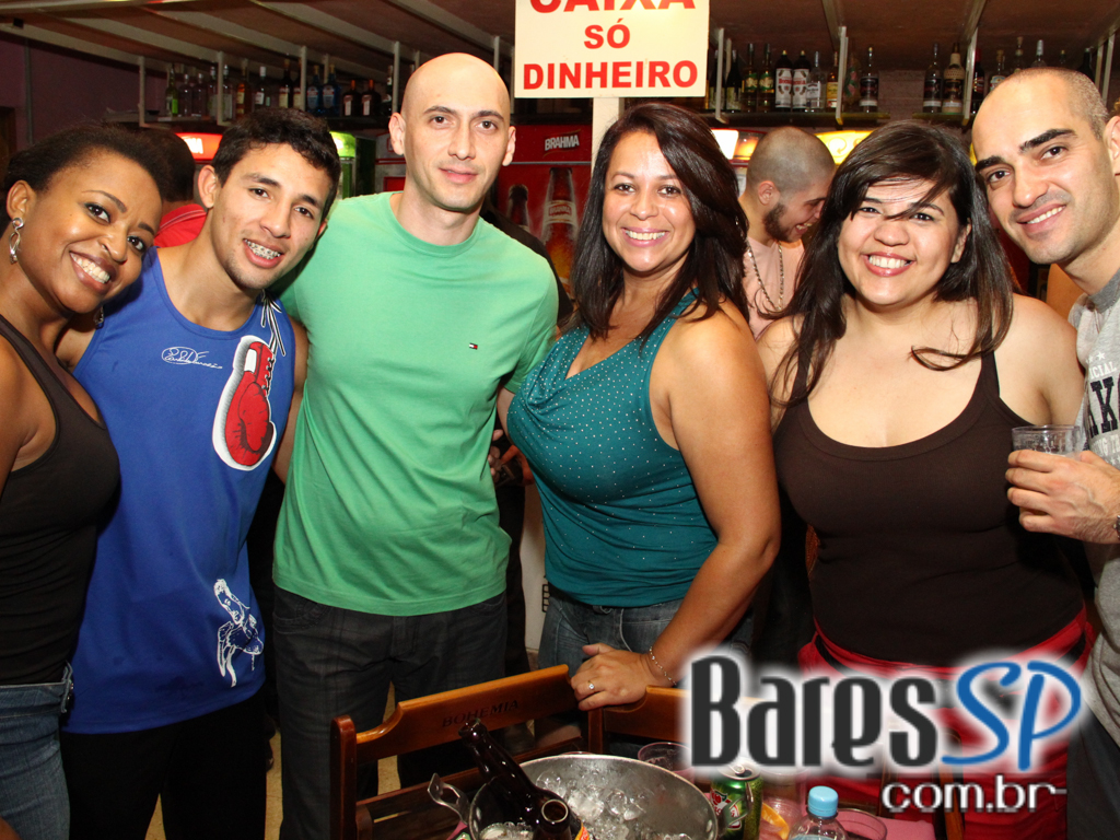 Bar Mangueira recebeu grupos Redenção e Samba Puro que animou o sábado Bar Mangueira recebeu grupos Redenção e Samba Puro que animou o sábado