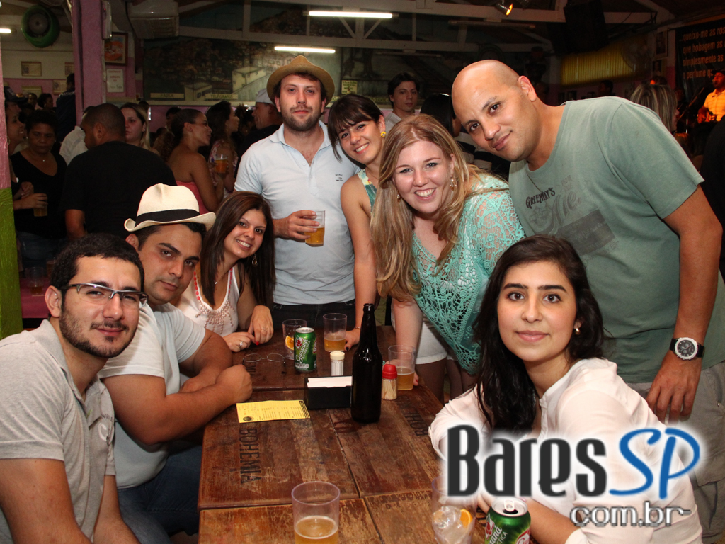 Bar Mangueira recebeu grupos Redenção e Samba Puro que animou o sábado Bar Mangueira recebeu grupos Redenção e Samba Puro que animou o sábado