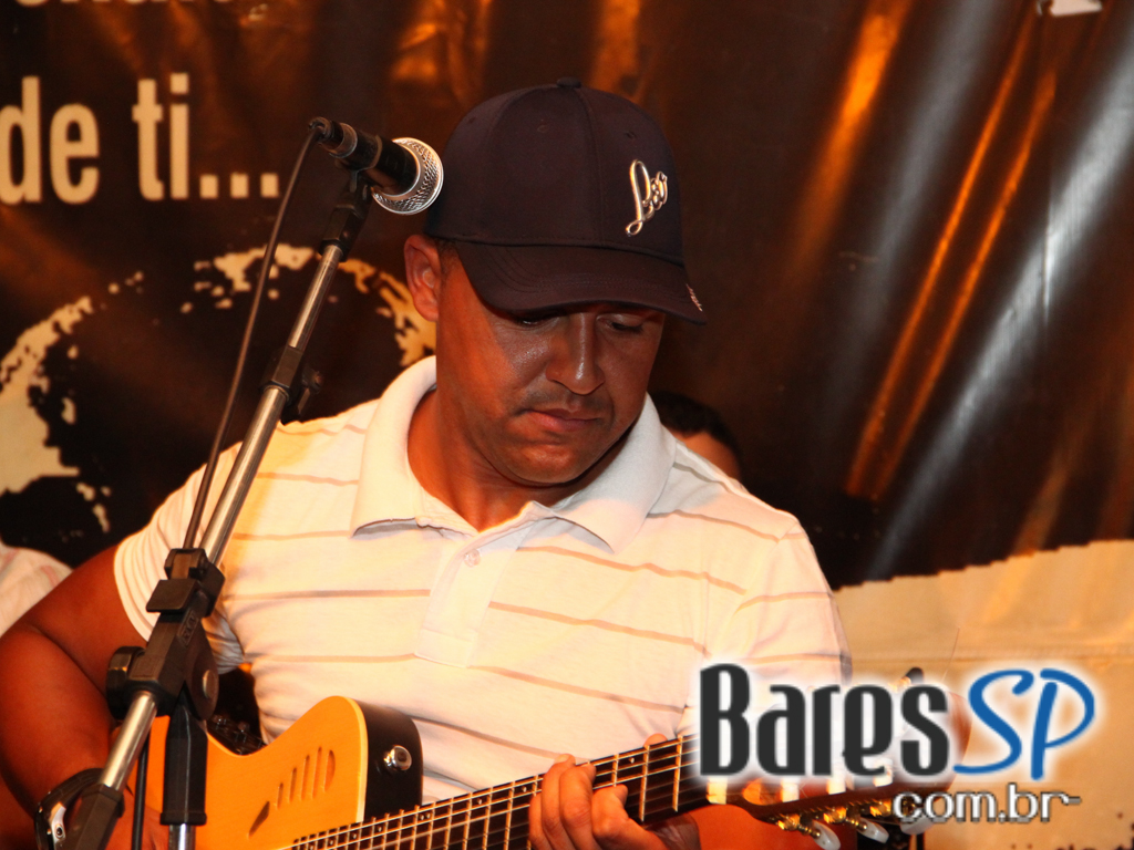 Bar Mangueira recebeu grupos Redenção e Samba Puro que animou o sábado Bar Mangueira recebeu grupos Redenção e Samba Puro que animou o sábado