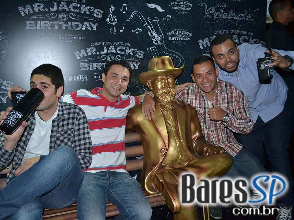 Mr. Jack's Birthday acontece no Via Marquês comemorando o aniversário de Jack Daniel's Mr. Jack's Birthday acontece no Via Marquês comemorando o aniversário de Jack Daniel's