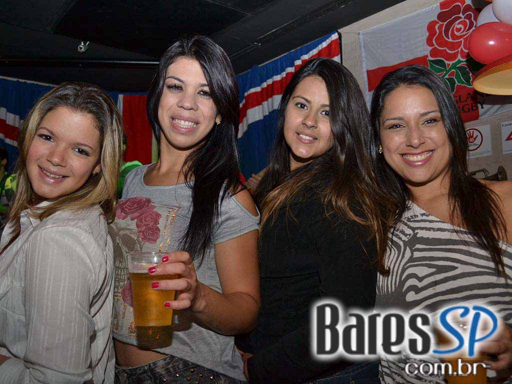 2 horas free de chopp Heineken e show de 3 bandas marcaram aniversário de 2 anos do The Queen's Head 2 horas free de chopp Heineken e show de 3 bandas marcaram aniversário de 2 anos do The Queen's Head