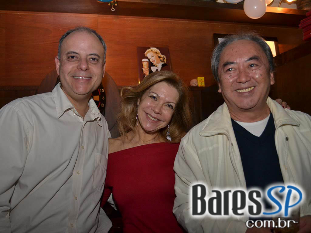 2 horas free de chopp Heineken e show de 3 bandas marcaram aniversário de 2 anos do The Queen's Head 2 horas free de chopp Heineken e show de 3 bandas marcaram aniversário de 2 anos do The Queen's Head