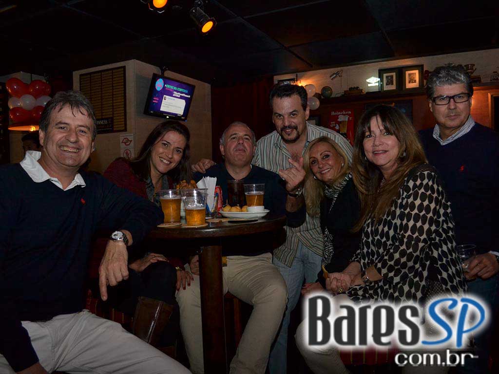 2 horas free de chopp Heineken e show de 3 bandas marcaram aniversário de 2 anos do The Queen's Head 2 horas free de chopp Heineken e show de 3 bandas marcaram aniversário de 2 anos do The Queen's Head