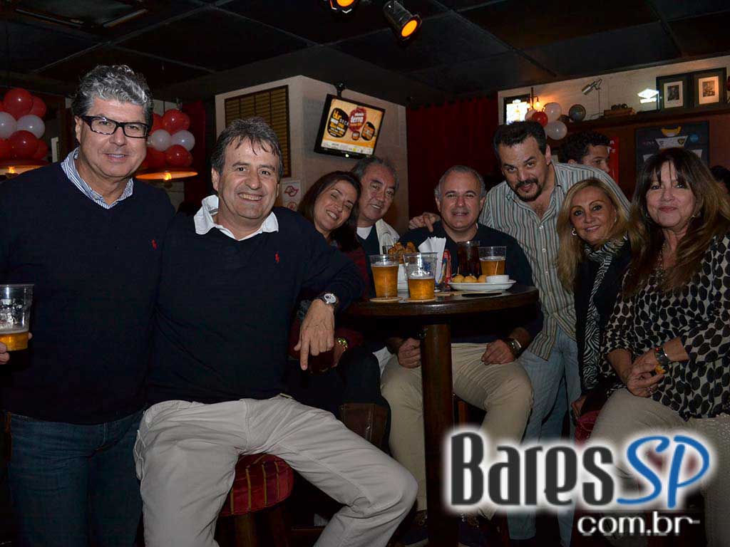 2 horas free de chopp Heineken e show de 3 bandas marcaram aniversário de 2 anos do The Queen's Head 2 horas free de chopp Heineken e show de 3 bandas marcaram aniversário de 2 anos do The Queen's Head