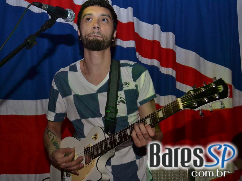 2 horas free de chopp Heineken e show de 3 bandas marcaram aniversário de 2 anos do The Queen's Head 2 horas free de chopp Heineken e show de 3 bandas marcaram aniversário de 2 anos do The Queen's Head