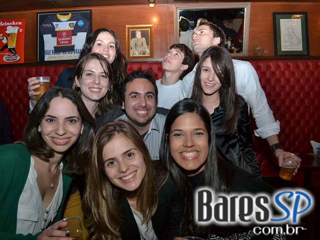 2 horas free de chopp Heineken e show de 3 bandas marcaram aniversário de 2 anos do The Queen's Head 2 horas free de chopp Heineken e show de 3 bandas marcaram aniversário de 2 anos do The Queen's Head