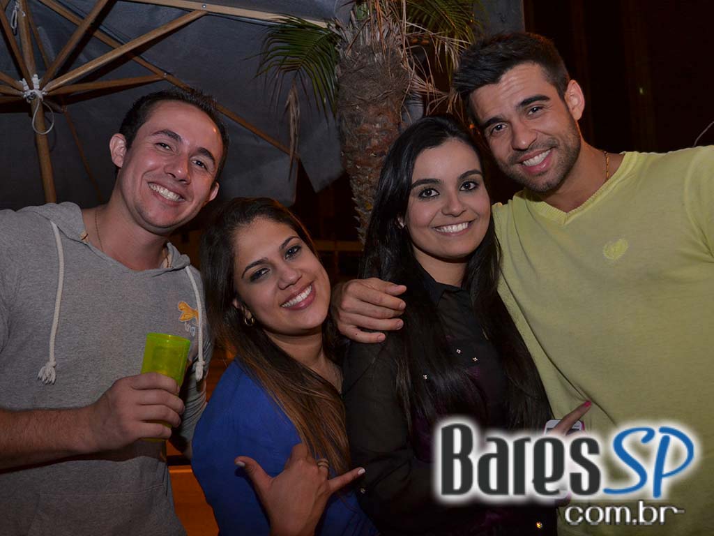 Samba da Vila agitou a noite de sábado no Bar Fidelis com convidados Samba da Vila agitou a noite de sábado no Bar Fidelis com convidados