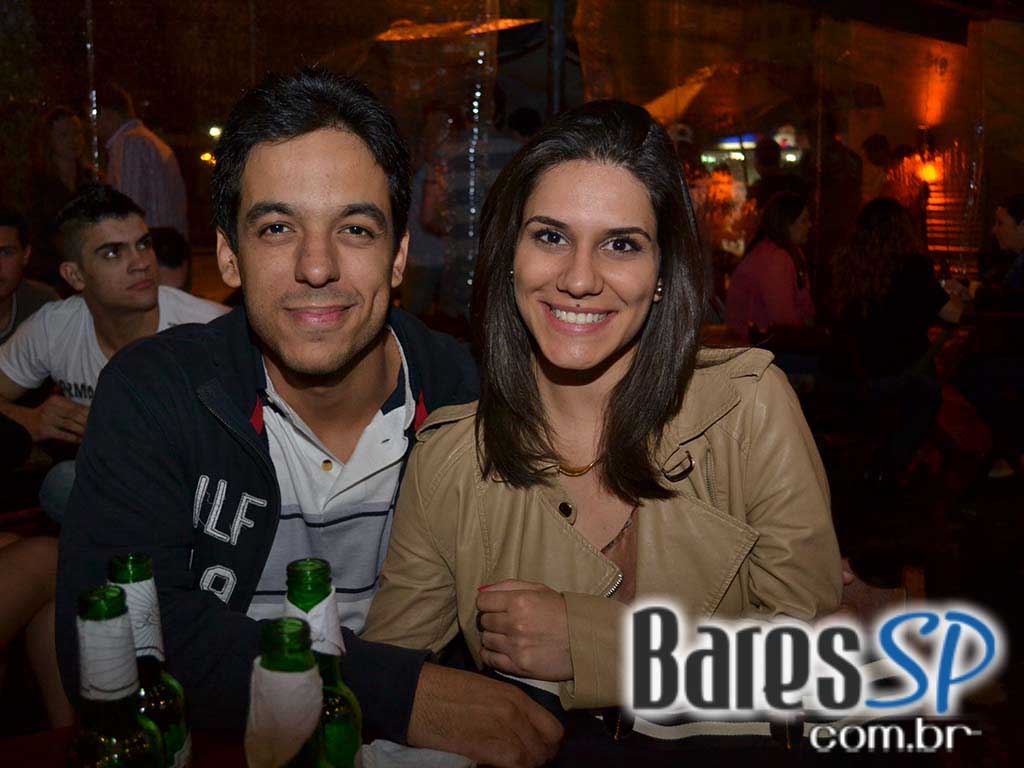 Samba da Vila agitou a noite de sábado no Bar Fidelis com convidados Samba da Vila agitou a noite de sábado no Bar Fidelis com convidados