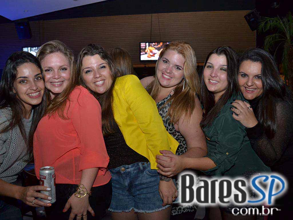 Samba da Vila agitou a noite de sábado no Bar Fidelis com convidados Samba da Vila agitou a noite de sábado no Bar Fidelis com convidados