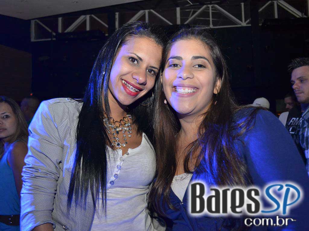 Samba da Vila agitou a noite de sábado no Bar Fidelis com convidados Samba da Vila agitou a noite de sábado no Bar Fidelis com convidados