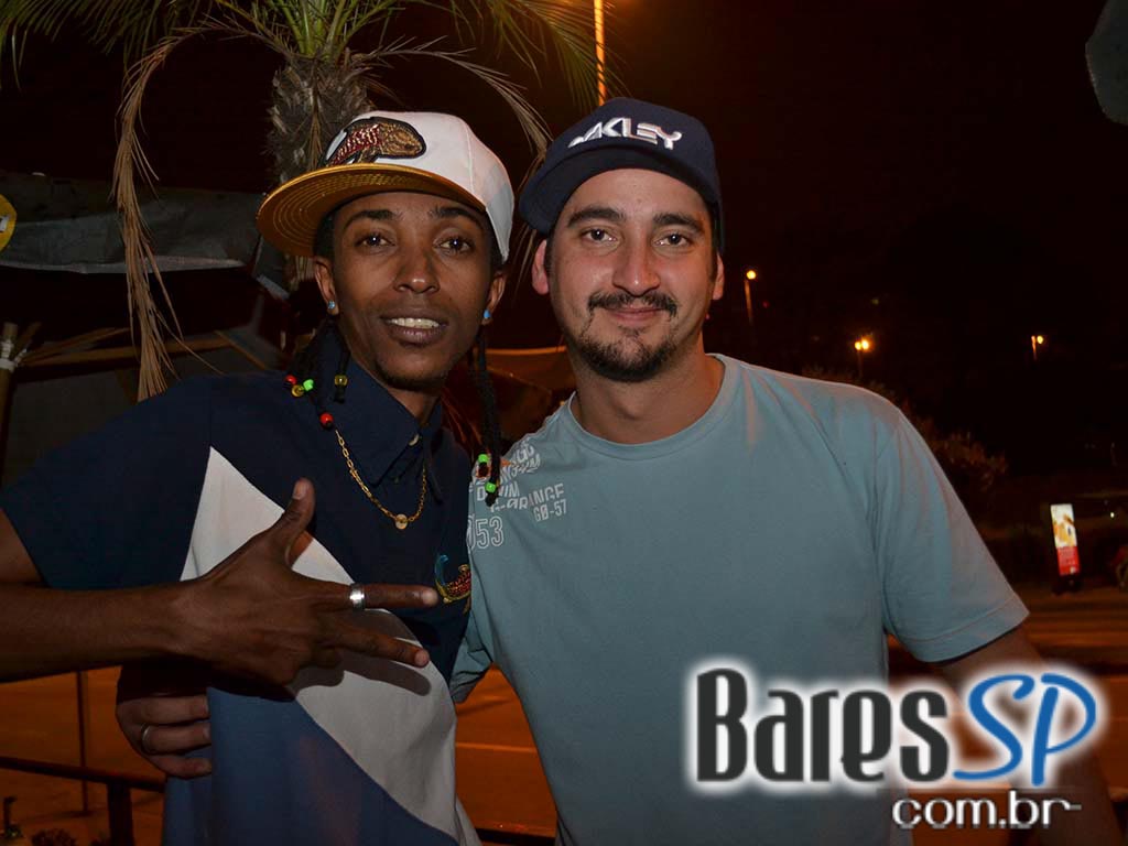 Samba da Vila agitou a noite de sábado no Bar Fidelis com convidados Samba da Vila agitou a noite de sábado no Bar Fidelis com convidados