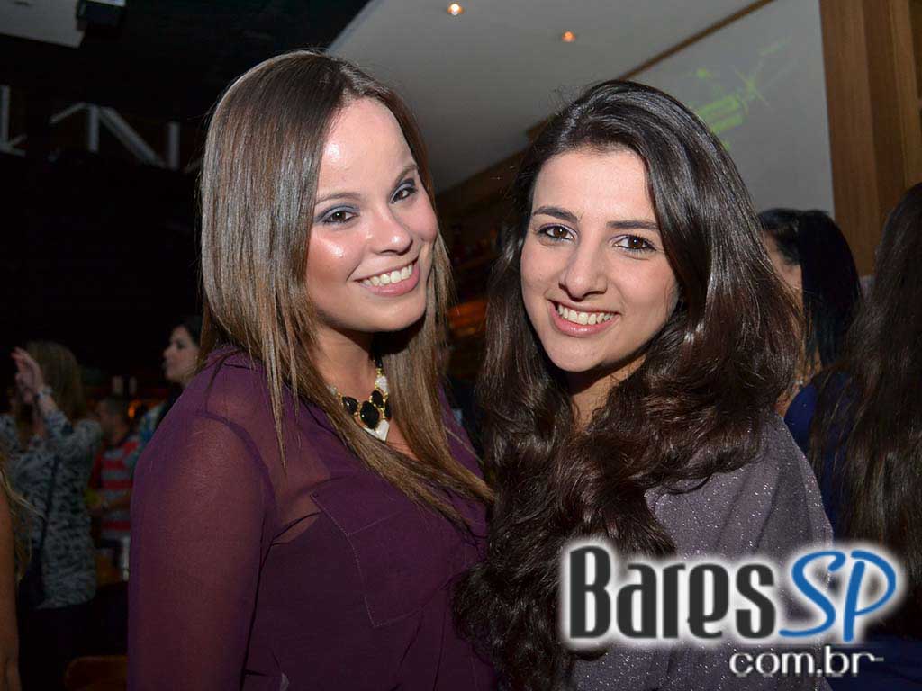 Samba da Vila agitou a noite de sábado no Bar Fidelis com convidados Samba da Vila agitou a noite de sábado no Bar Fidelis com convidados