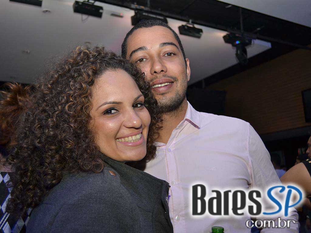 Samba da Vila agitou a noite de sábado no Bar Fidelis com convidados Samba da Vila agitou a noite de sábado no Bar Fidelis com convidados