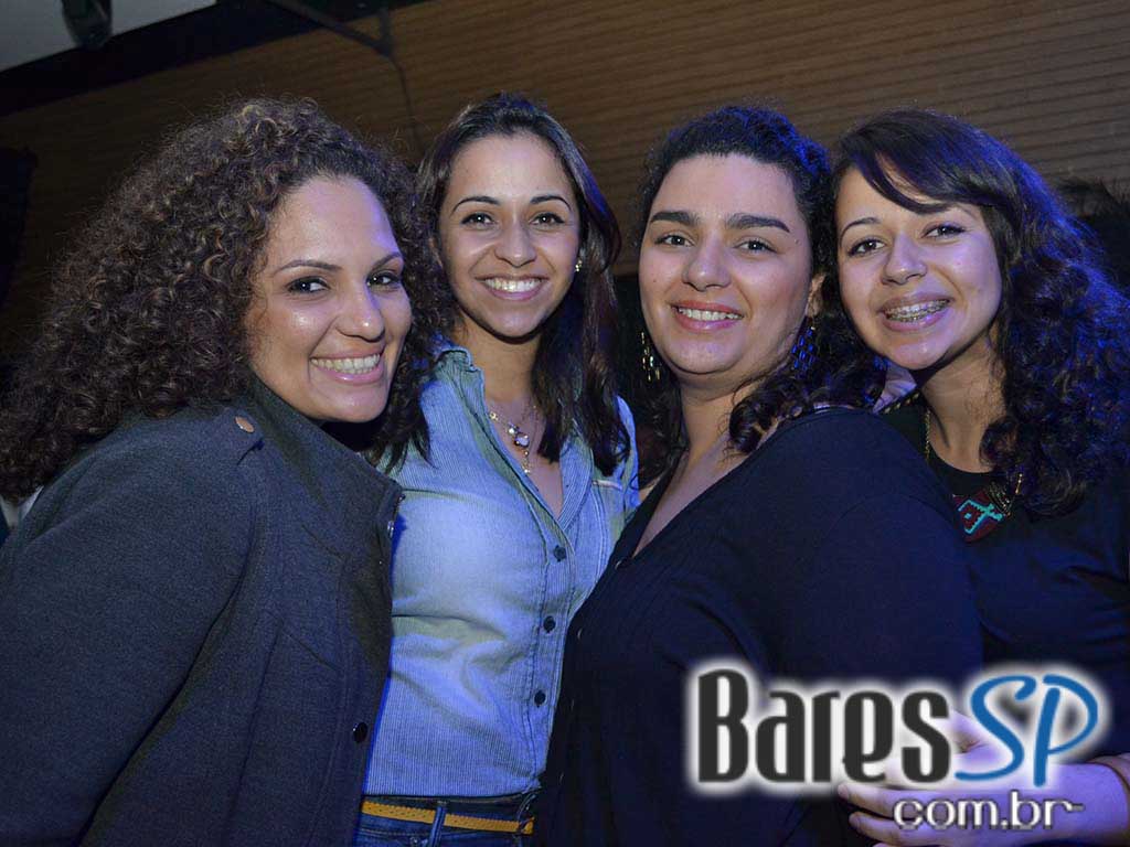 Samba da Vila agitou a noite de sábado no Bar Fidelis com convidados Samba da Vila agitou a noite de sábado no Bar Fidelis com convidados