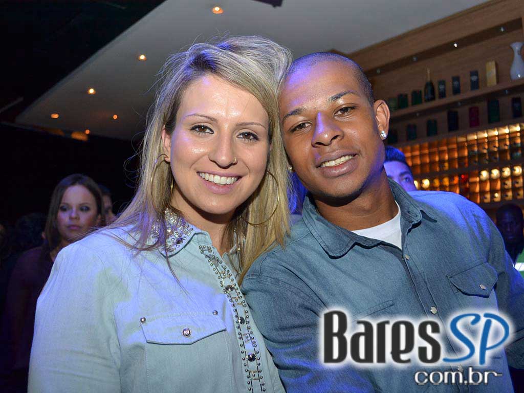 Samba da Vila agitou a noite de sábado no Bar Fidelis com convidados Samba da Vila agitou a noite de sábado no Bar Fidelis com convidados