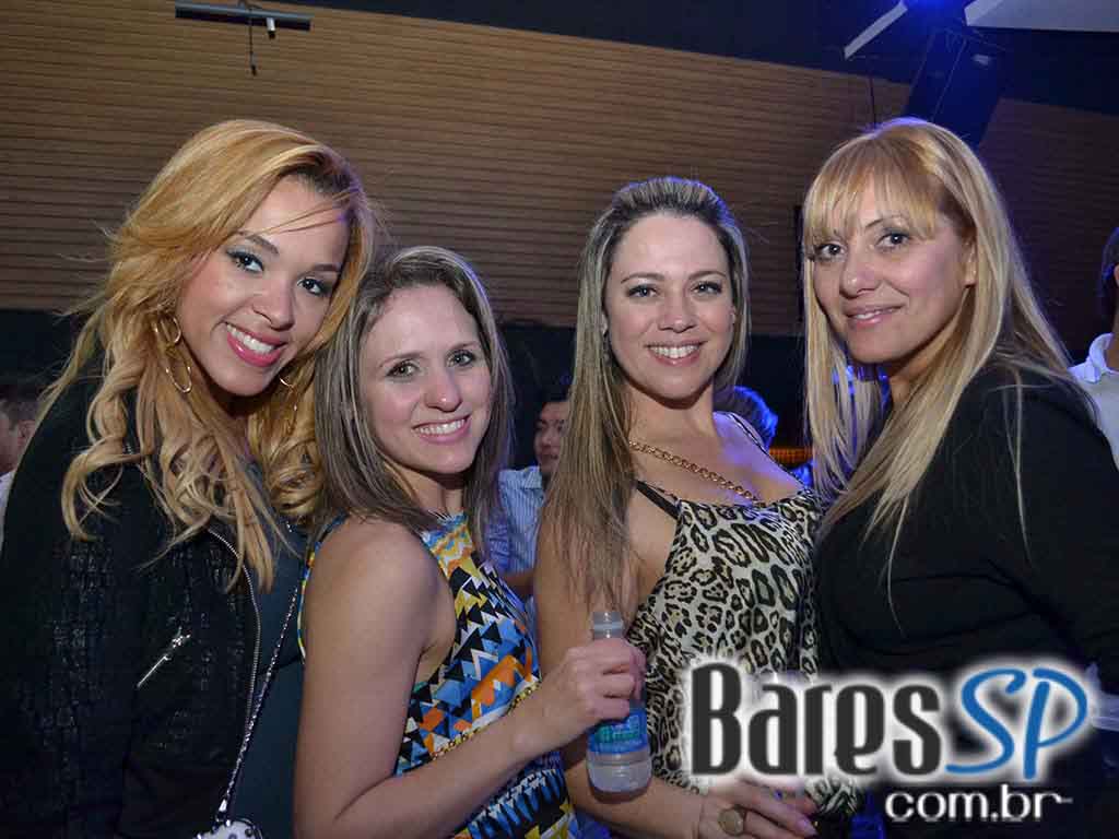 Samba da Vila agitou a noite de sábado no Bar Fidelis com convidados Samba da Vila agitou a noite de sábado no Bar Fidelis com convidados