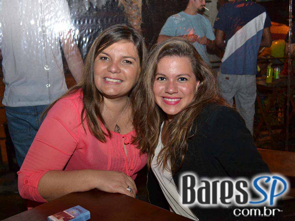 Samba da Vila agitou a noite de sábado no Bar Fidelis com convidados Samba da Vila agitou a noite de sábado no Bar Fidelis com convidados