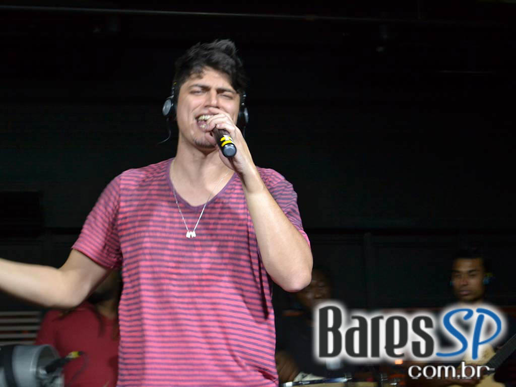 Samba da Vila agitou a noite de sábado no Bar Fidelis com convidados Samba da Vila agitou a noite de sábado no Bar Fidelis com convidados