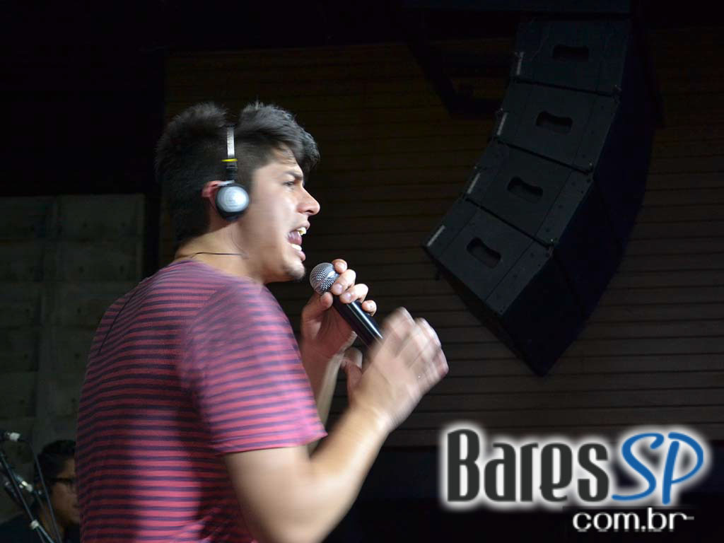 Samba da Vila agitou a noite de sábado no Bar Fidelis com convidados Samba da Vila agitou a noite de sábado no Bar Fidelis com convidados