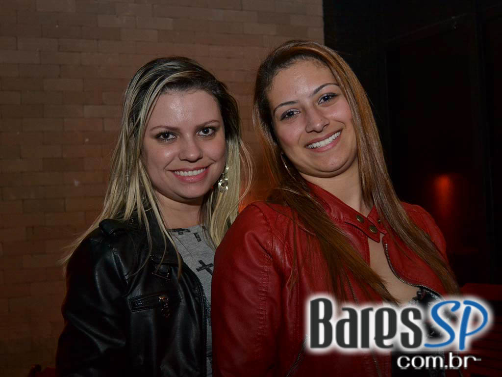 Samba da Vila agitou a noite de sábado no Bar Fidelis com convidados Samba da Vila agitou a noite de sábado no Bar Fidelis com convidados