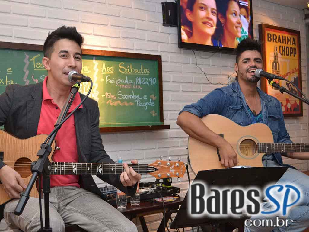 Quiosque Chopp Brahma Moema apresentou a Quintaneja com sucessos do sertanejo Quiosque Chopp Brahma Moema apresentou a Quintaneja com sucessos do sertanejo