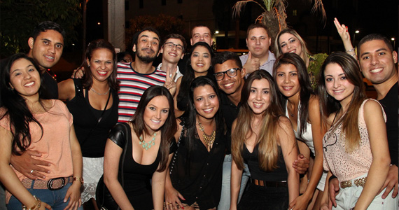 Samba da Vila com grupos convidados no Bar Fidelis