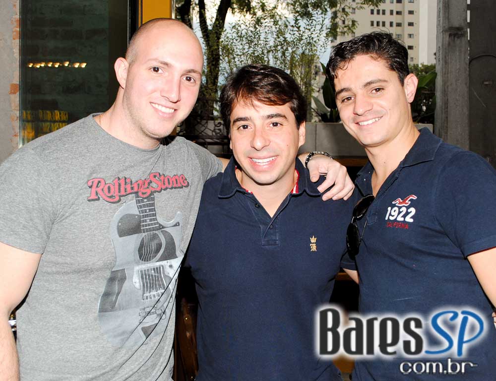 Quintal do Espeto Pavão ofereceu recreação infantil para diversão dos pequeninos no Dia das Crianças Quintal do Espeto Pavão ofereceu recreação infantil para diversão dos pequeninos no Dia das Crianças