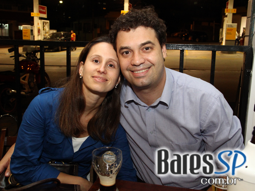 Robson de Azevedo embalou o Di Primeira Bar com muita música Robson de Azevedo embalou o Di Primeira Bar com muita música