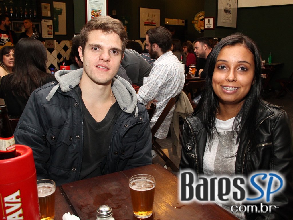 Robson de Azevedo embalou o Di Primeira Bar com muita música Robson de Azevedo embalou o Di Primeira Bar com muita música