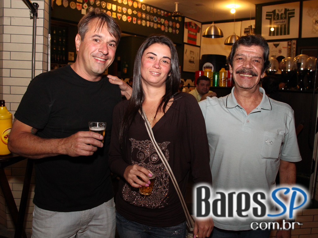 Robson de Azevedo embalou o Di Primeira Bar com muita música Robson de Azevedo embalou o Di Primeira Bar com muita música