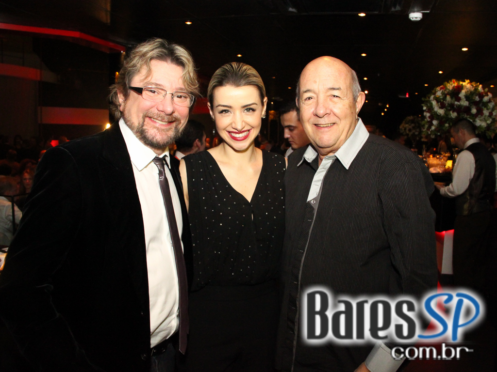 Thobias da Vai Vai estreou Samba Sampa na nova casa de Show Terra da Garoa em São Paulo Thobias da Vai Vai estreou Samba Sampa na nova casa de Show Terra da Garoa em São Paulo