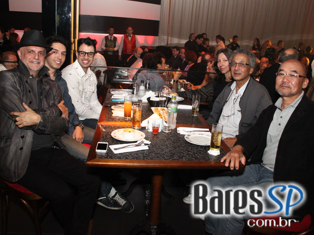 Thobias da Vai Vai estreou Samba Sampa na nova casa de Show Terra da Garoa em São Paulo Thobias da Vai Vai estreou Samba Sampa na nova casa de Show Terra da Garoa em São Paulo