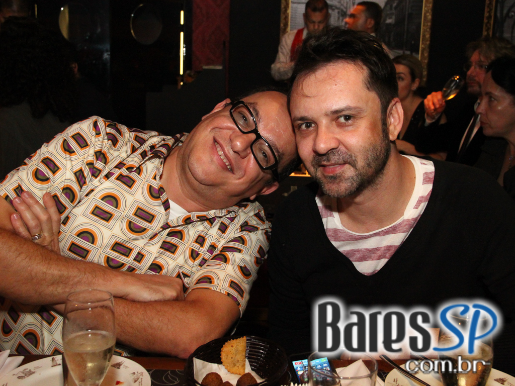 Thobias da Vai Vai estreou Samba Sampa na nova casa de Show Terra da Garoa em São Paulo Thobias da Vai Vai estreou Samba Sampa na nova casa de Show Terra da Garoa em São Paulo