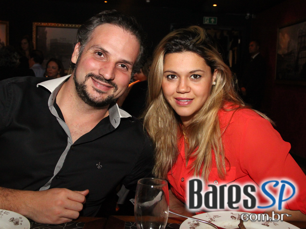 Thobias da Vai Vai estreou Samba Sampa na nova casa de Show Terra da Garoa em São Paulo Thobias da Vai Vai estreou Samba Sampa na nova casa de Show Terra da Garoa em São Paulo