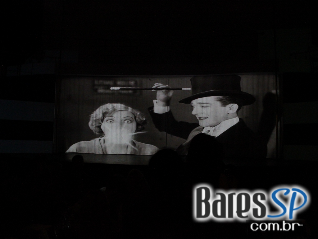 Thobias da Vai Vai estreou Samba Sampa na nova casa de Show Terra da Garoa em São Paulo Thobias da Vai Vai estreou Samba Sampa na nova casa de Show Terra da Garoa em São Paulo