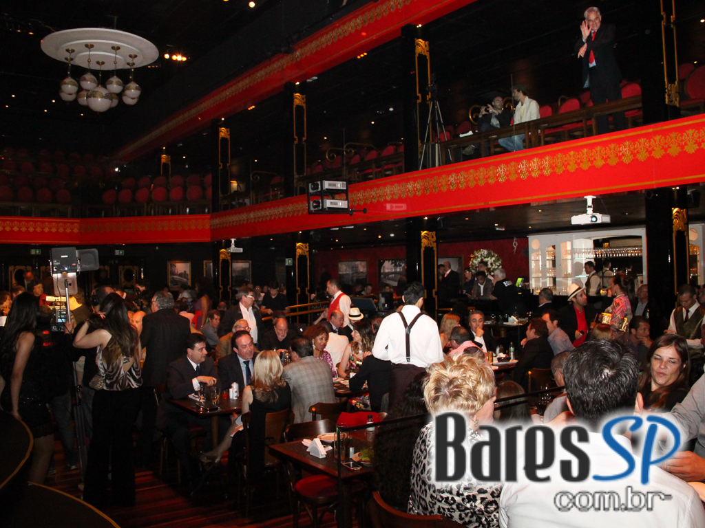 Thobias da Vai Vai estreou Samba Sampa na nova casa de Show Terra da Garoa em São Paulo Thobias da Vai Vai estreou Samba Sampa na nova casa de Show Terra da Garoa em São Paulo