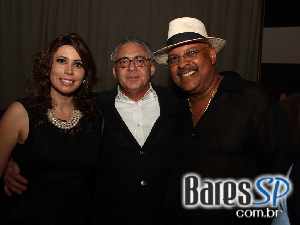 Thobias da Vai Vai estreou Samba Sampa na nova casa de Show Terra da Garoa em São Paulo Thobias da Vai Vai estreou Samba Sampa na nova casa de Show Terra da Garoa em São Paulo