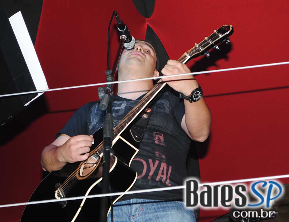 Apresentação da banda The Rock'n Hell Band no Sky Music Bar Apresentação da banda The Rock'n Hell Band no Sky Music Bar