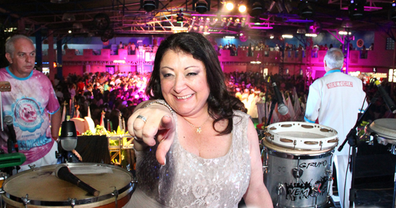 Rosas de Ouro completou 42 anos com festa repleta de samba