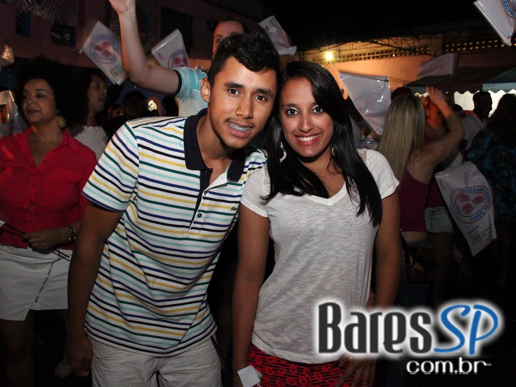 Rosas de Ouro completou 42 anos com festa repleta de samba Rosas de Ouro completou 42 anos com festa repleta de samba