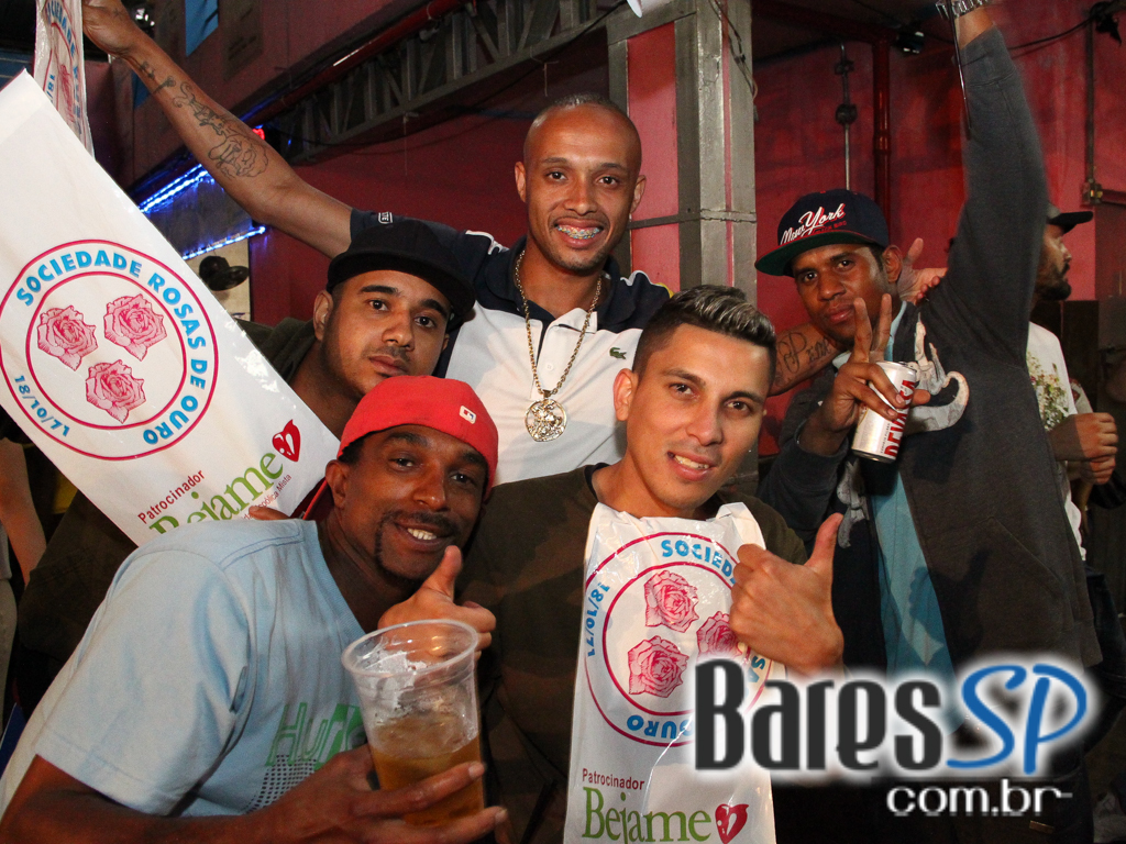 Rosas de Ouro completou 42 anos com festa repleta de samba Rosas de Ouro completou 42 anos com festa repleta de samba