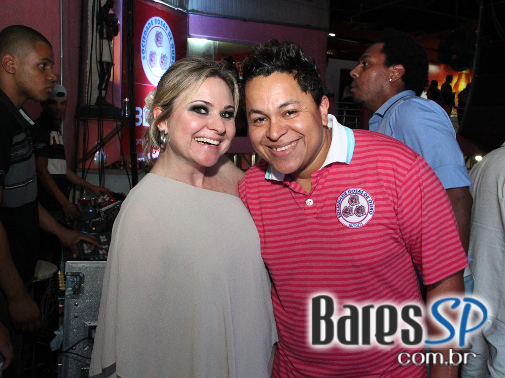 Rosas de Ouro completou 42 anos com festa repleta de samba Rosas de Ouro completou 42 anos com festa repleta de samba