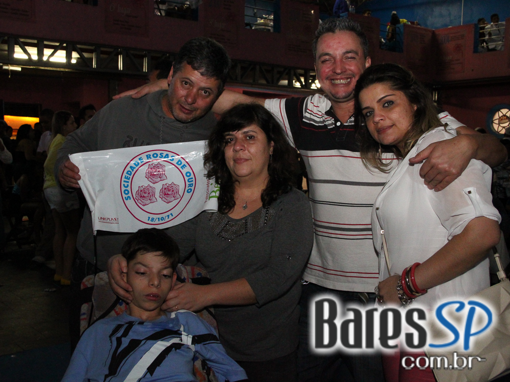 Rosas de Ouro completou 42 anos com festa repleta de samba Rosas de Ouro completou 42 anos com festa repleta de samba