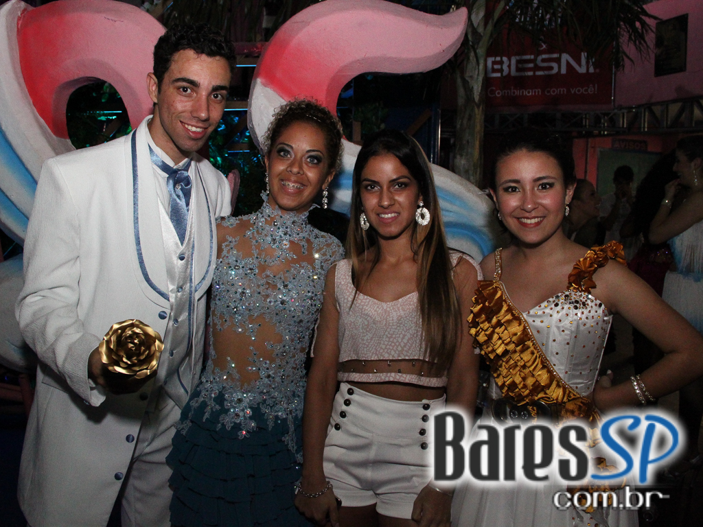 Rosas de Ouro completou 42 anos com festa repleta de samba Rosas de Ouro completou 42 anos com festa repleta de samba