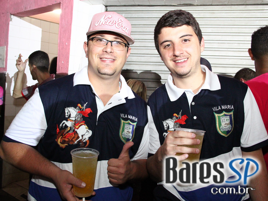 Rosas de Ouro completou 42 anos com festa repleta de samba Rosas de Ouro completou 42 anos com festa repleta de samba